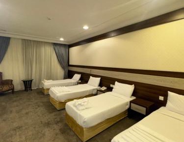 Quadruple Room with Private Bathroom