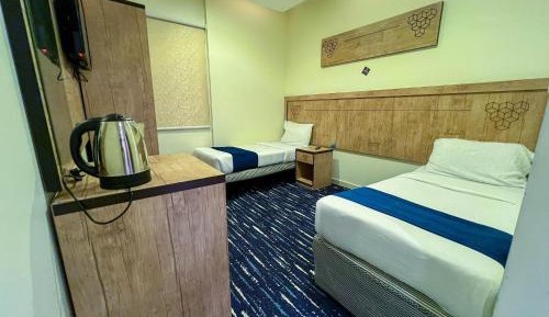 Twin Room with Private Bathroom