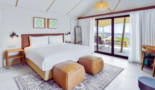 Suite with Mountain View