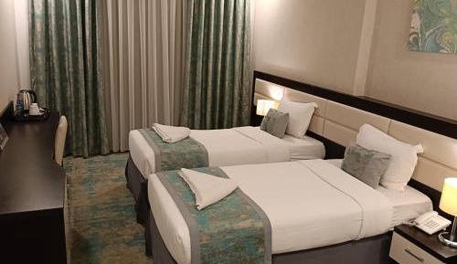 Room #1715746702