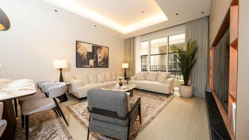 Three-Bedroom Apartment with Balcony