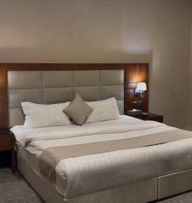 Deluxe Room (2 Adults + 1 Child)