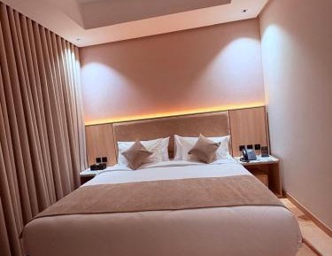 Deluxe King Room