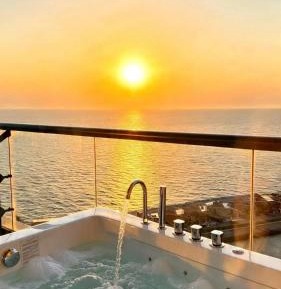 King Suite with Sea View