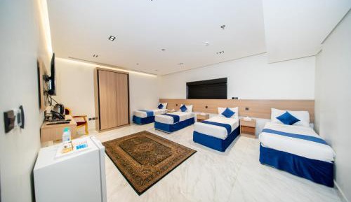 Quadruple Room with Private Bathroom