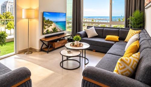 Four-Bedroom Apartment with Lake View