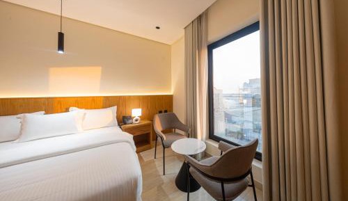 Deluxe King Room