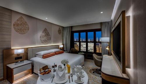 Luxury Suite Partial Kaaba View with Living Room - VIP Lounge Access
