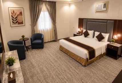 Deluxe Suite with Spa Bath