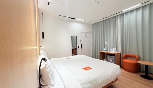 Deluxe King Room