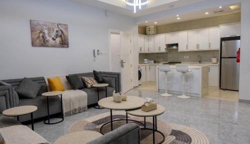 Three-Bedroom Deluxe Apartment