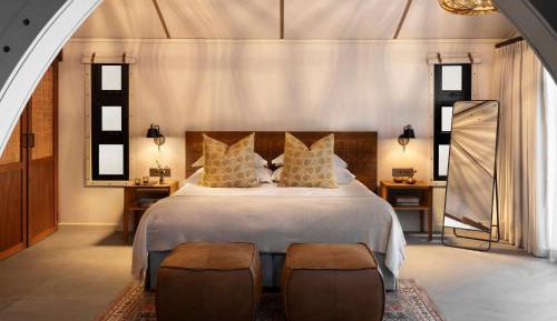 Premium Suite with Mountain View