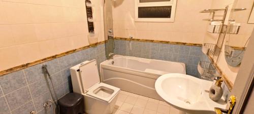 Single Bed in Male Dormitory Room with Shared Bathroom