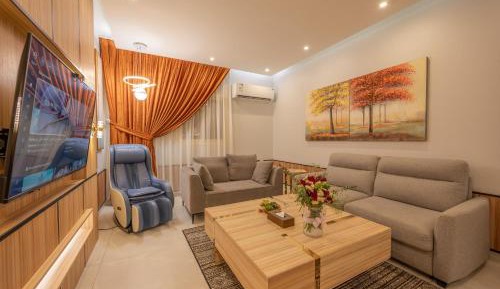 Three-Bedroom Deluxe Apartment