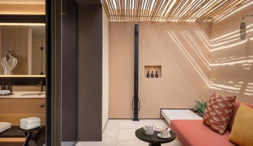 Lagoon Pool Suite
