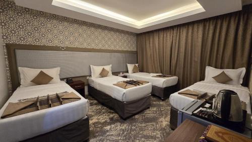 Quadruple Room with Private Bathroom