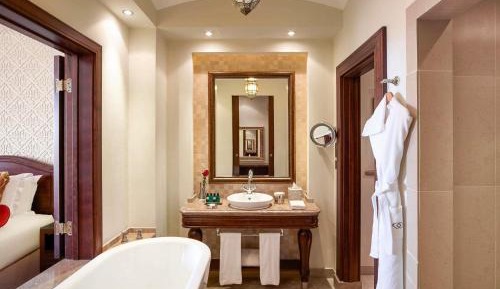 Club Twin Room with Garden View 