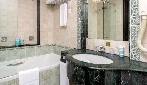 Standard Twin Room - Guaranteed 3pm Late Check Out (applicable only on weekdays and not applicable from May 27th-31st) and 20% Discount on F&B