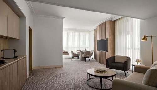 Superior King Suite with Partial Kaaba View