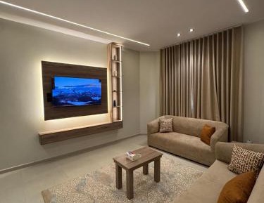 Apartment with Mountain View
