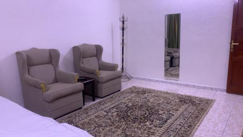 Deluxe One-Bedroom Apartment