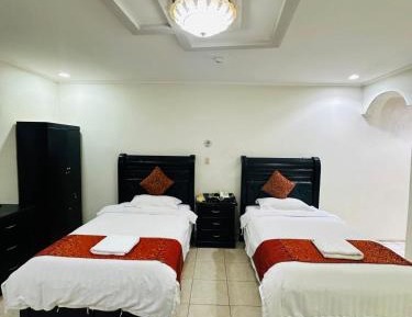 Twin Room with Private Bathroom