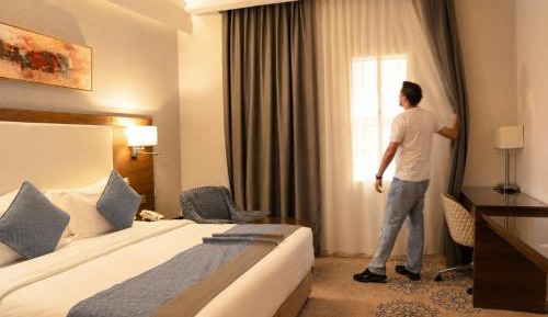 Deluxe Suite