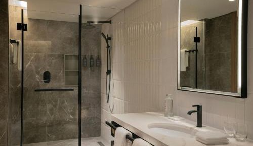 Signature Queen Room with Two Queen Beds and City View