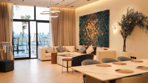 One-Bedroom Apartment with Sea View