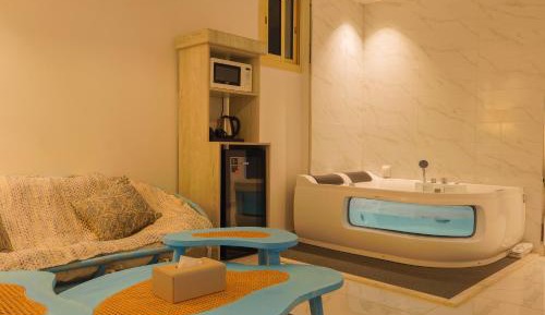 Studio with Spa Bath