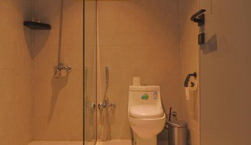 Standard Twin Room with Mountain View