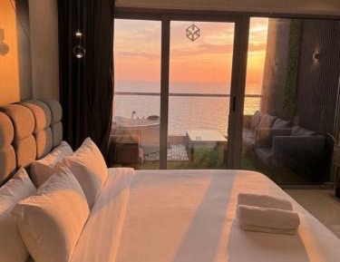 Studio with Sea View