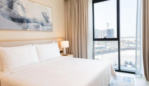 Deluxe One-Bedroom Apartment