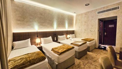 Quadruple Room with Private Bathroom