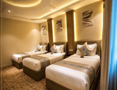 Deluxe King Suite