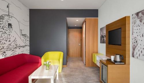 Standard Twin Suite with City View