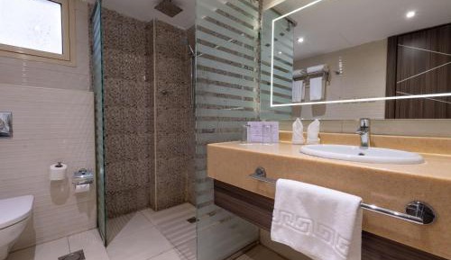 Two-Bedroom Suite - Sea View