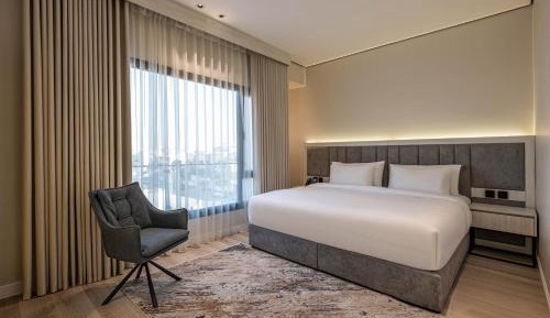Deluxe Suite with Sea View