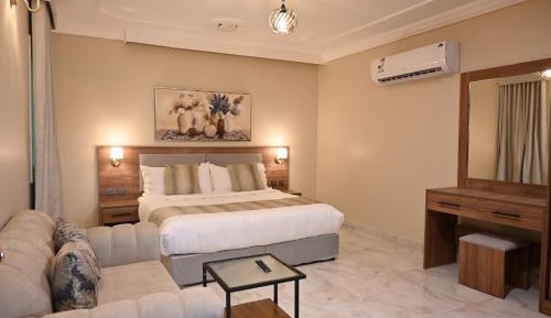 Honeymoon Suite with Private Pool