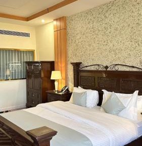 Superior King Suite