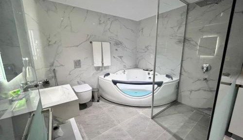 King Room with Spa Bath