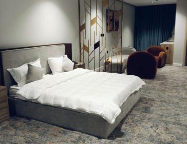 Queen Suite
