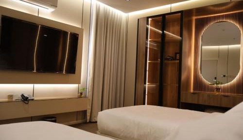 Large Twin Room