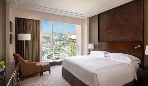 Fairmont Gold Junior King Suite Kaaba