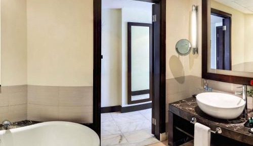 Superior Room with 1 Queen Bed - City View