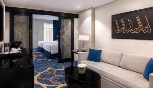 Prestige Twin Suite with Partial Haram Plaza View