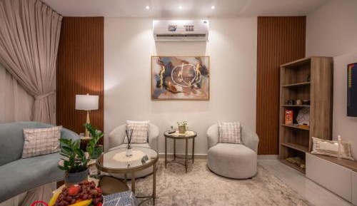 Deluxe One-Bedroom Apartment