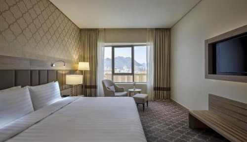 Deluxe King Room with City View