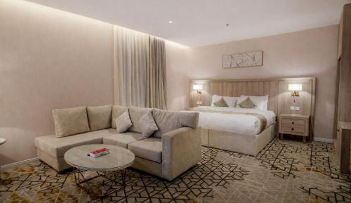 King Studio with Sofa Bed