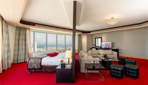 Royal Four-Bedroom King Suite